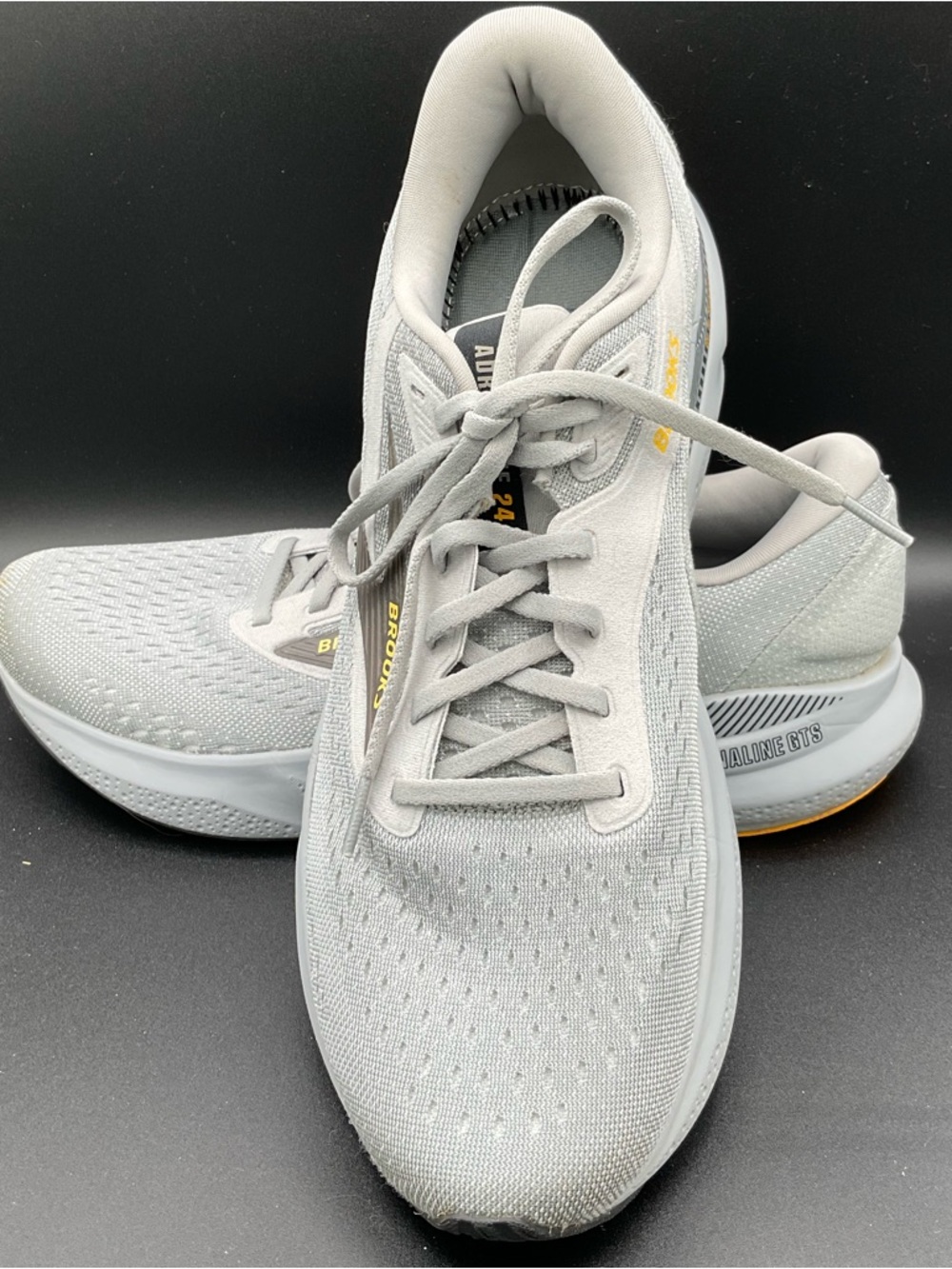 Brooks Adrenaline GTS 24 Light Gray Sneakers 11.5 narrow B